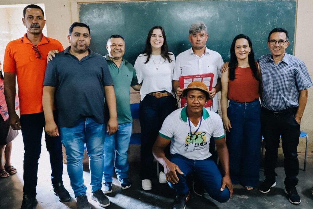 Deputada Maria Arraes visita Santa Terezinha e tem encontro líderes